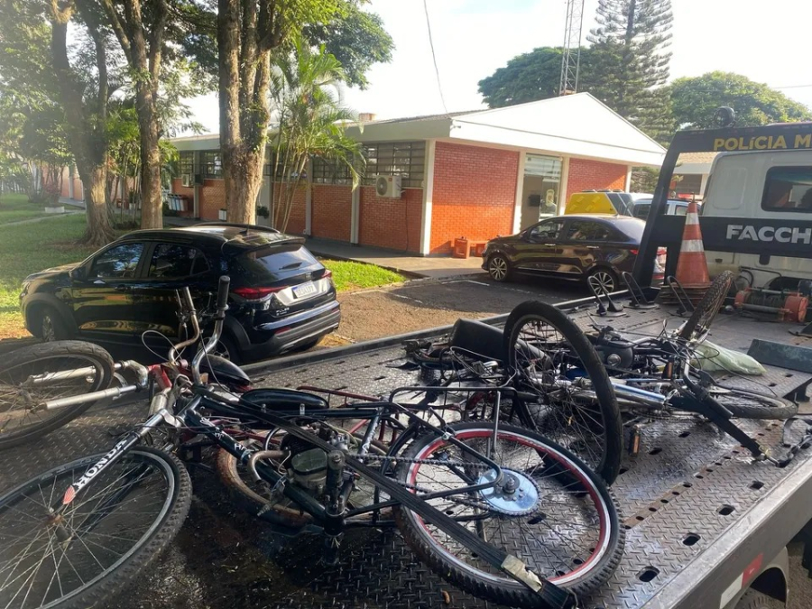 Apucarana: Criminosos são presos tentando furtar bikes motorizadas no pátio da PM